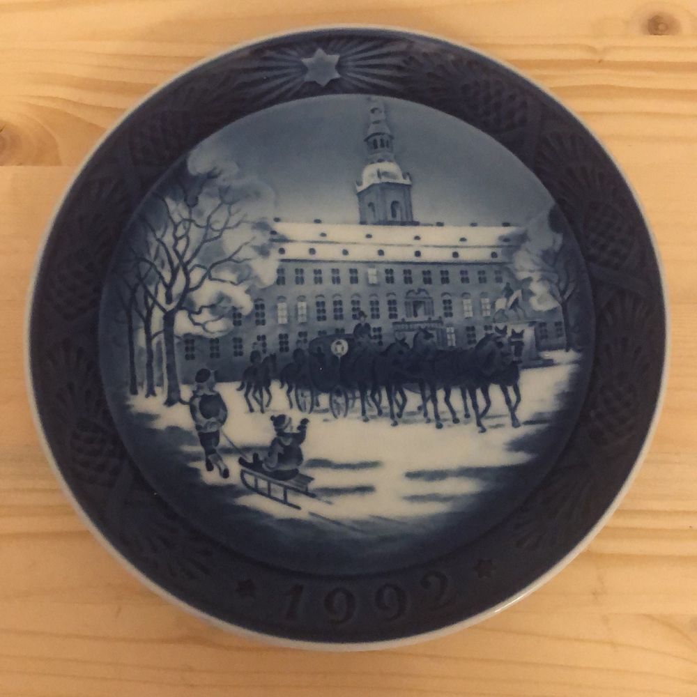 Royal Copenhagen 1992 Christmas‎ Plate The Royal Coach EUC